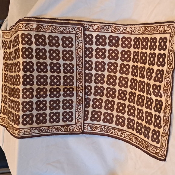 40×11 Soft possible silk scarf - Picture 1 of 2